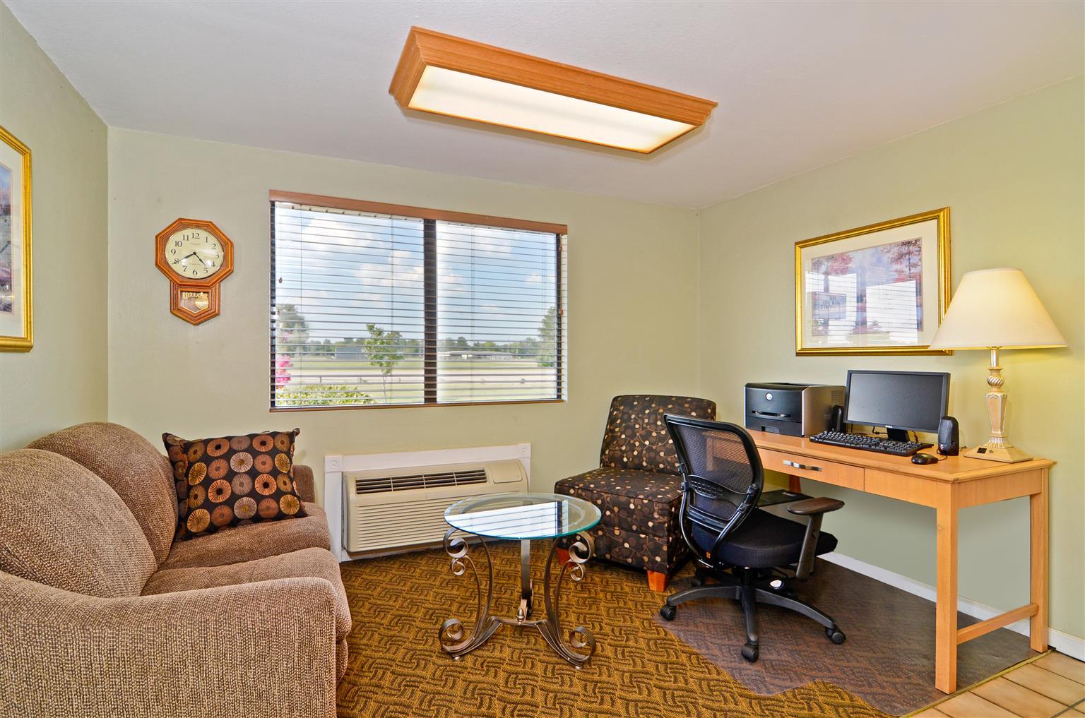 Super 8 By Wyndham Mcgehee Hotel Business photo