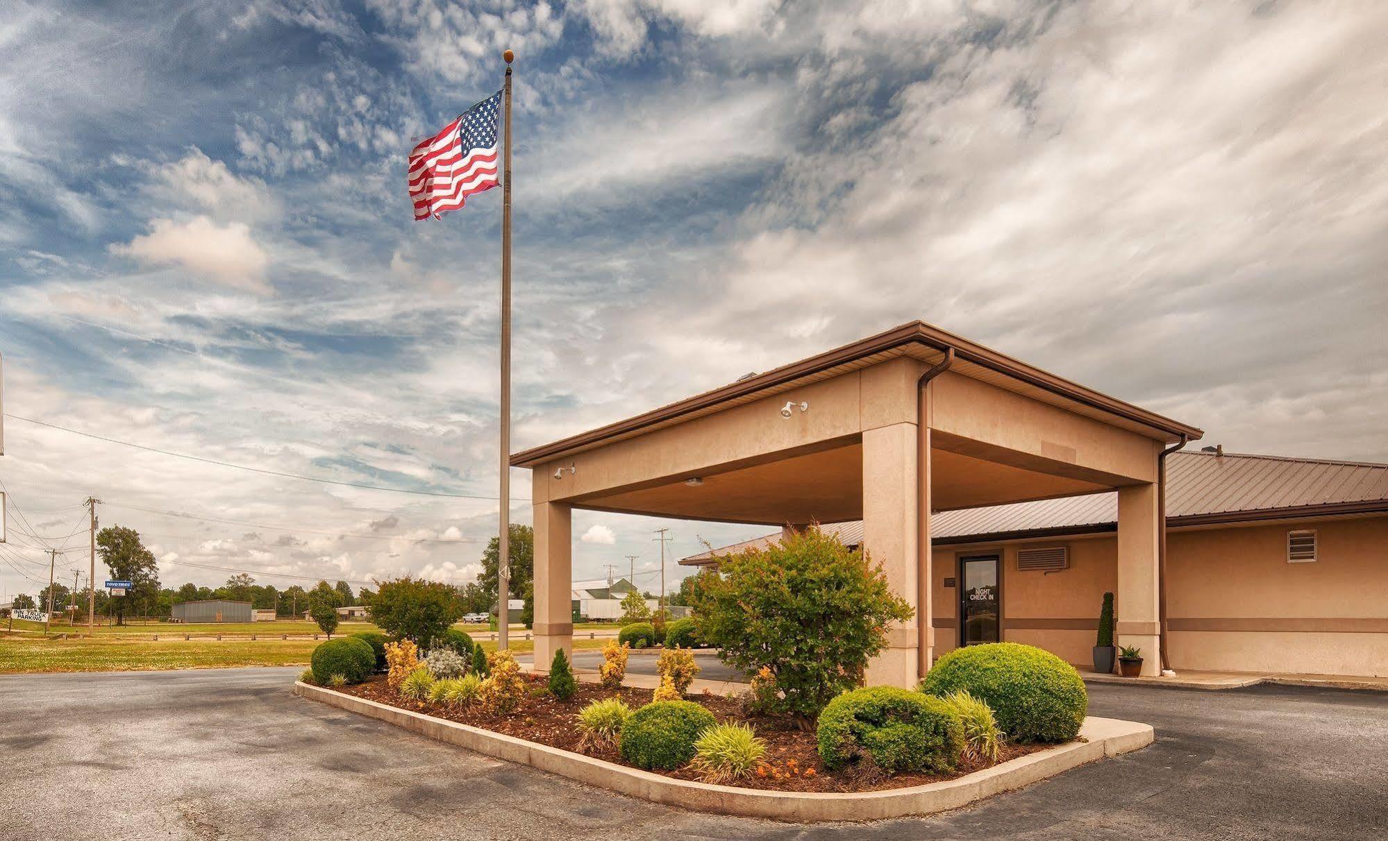 Super 8 By Wyndham Mcgehee Hotel Exterior photo